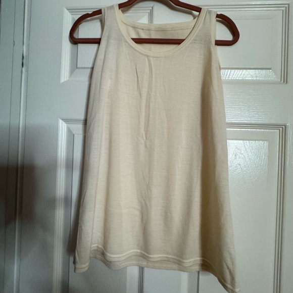 Cream Hooded Cardigan with Tie Front. Set of 2 items. 100% Wool. - Picture 10 of 12